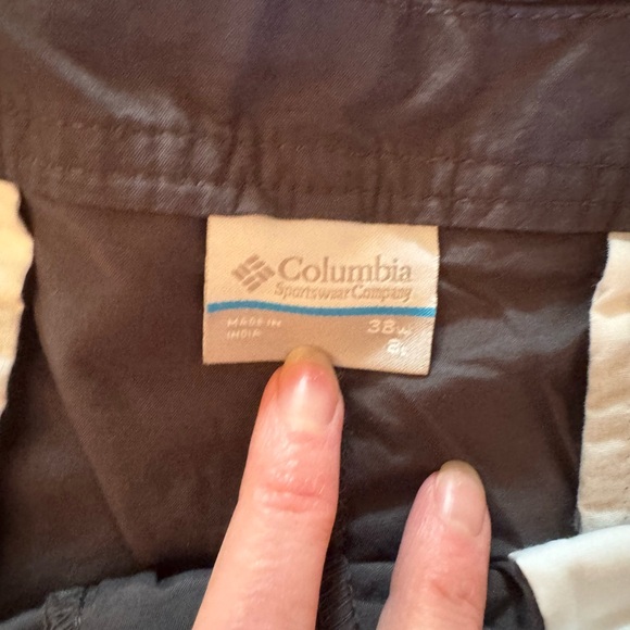 Columbia Men’s size 38 Shorts - Picture 2 of 4